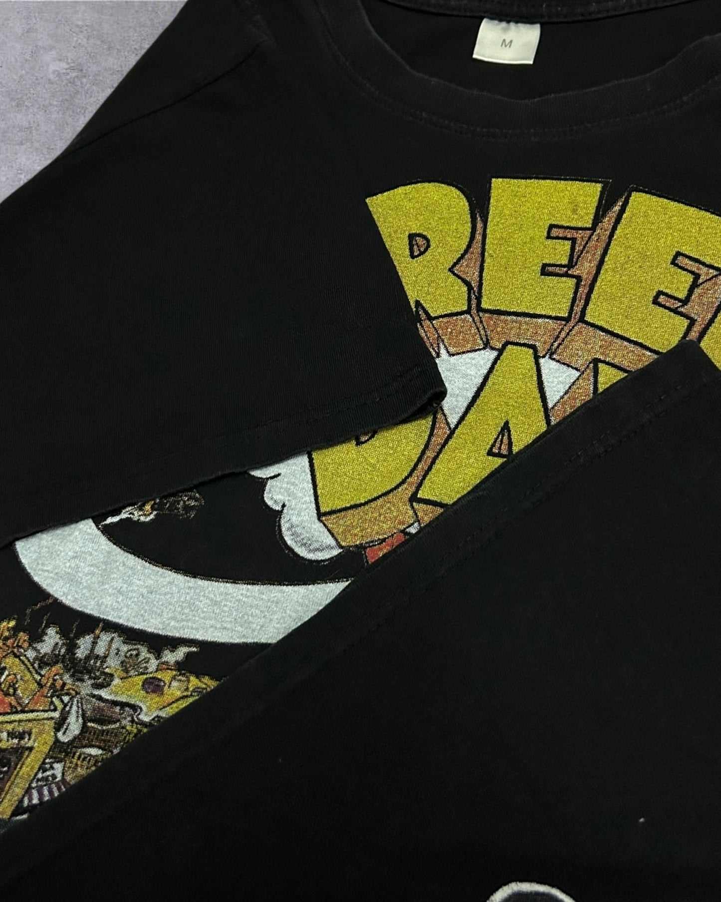 2000’s Green Day Dookie Grayscale Medium on Tag