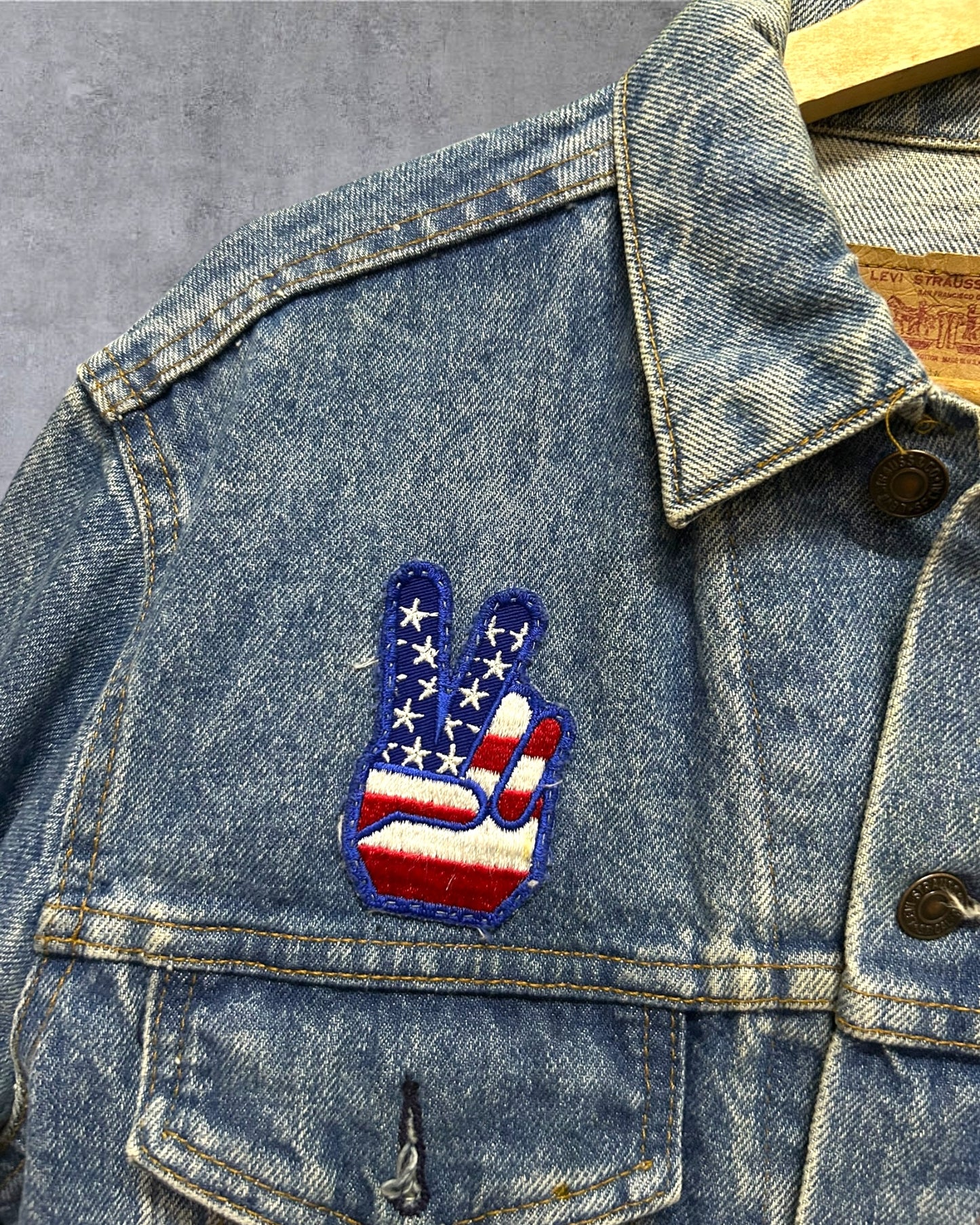 Levi’s Custom Grateful Death Patch Denim Jacket Small to Medium