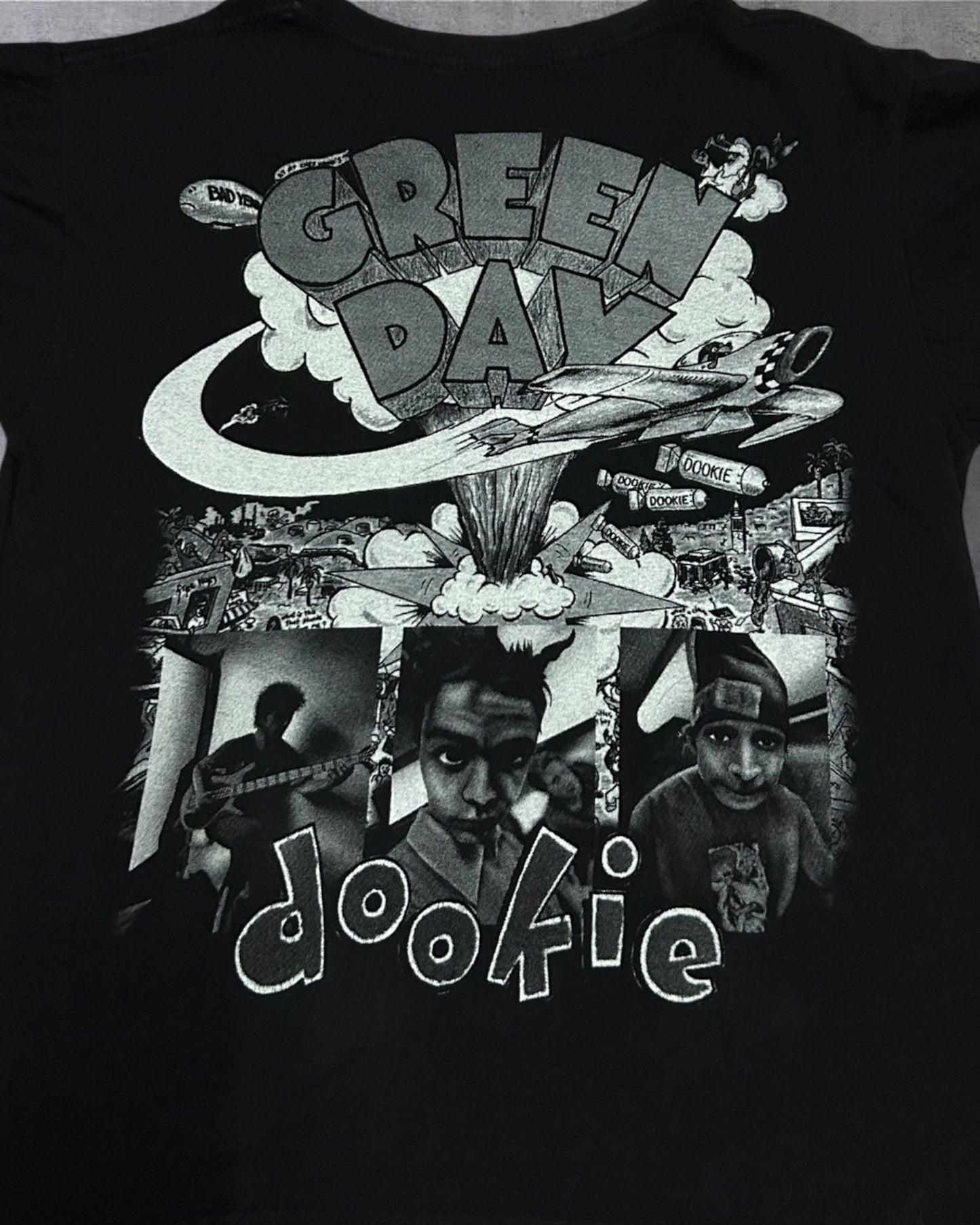 2000’s Green Day Dookie Grayscale Medium on Tag