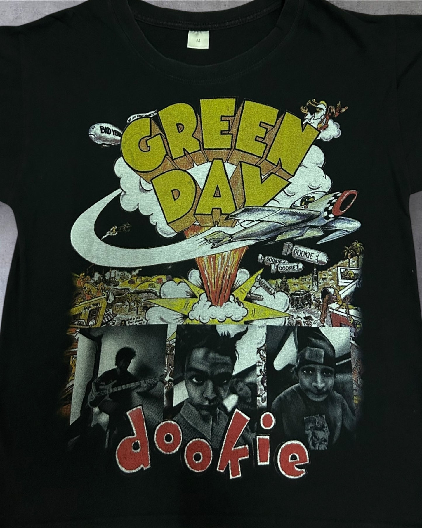 2000’s Green Day Dookie Grayscale Medium on Tag