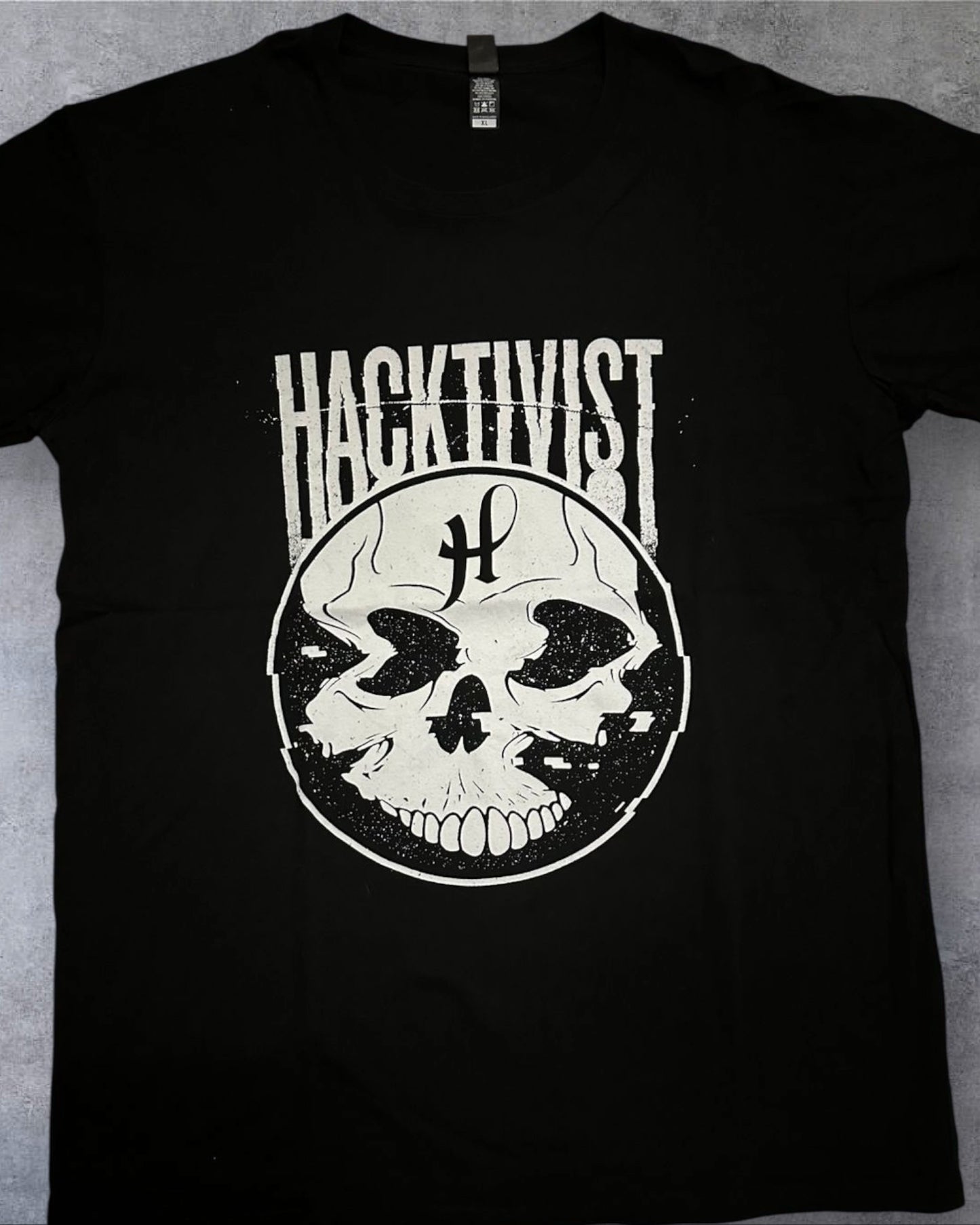 Hacktivist “Buszy” XL