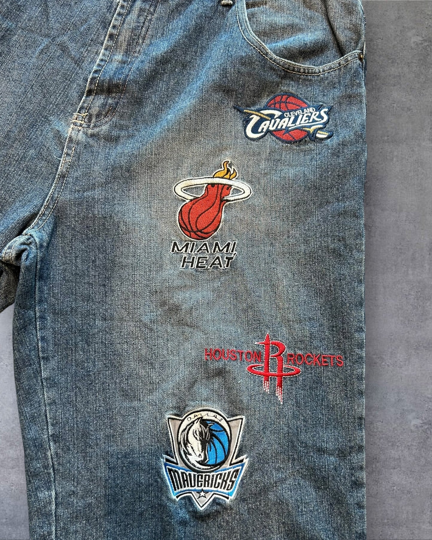 NBA UNK Basketball Teams Patch Jorts Size 40