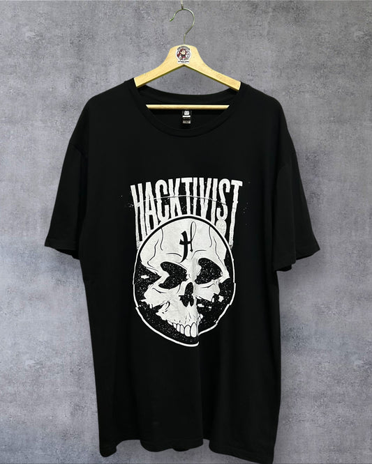 Hacktivist “Buszy” XL